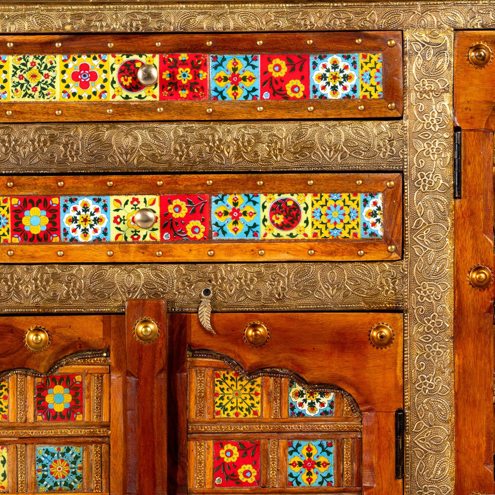 Chokat Wooden Tradtional Brass Fitted Sideboard